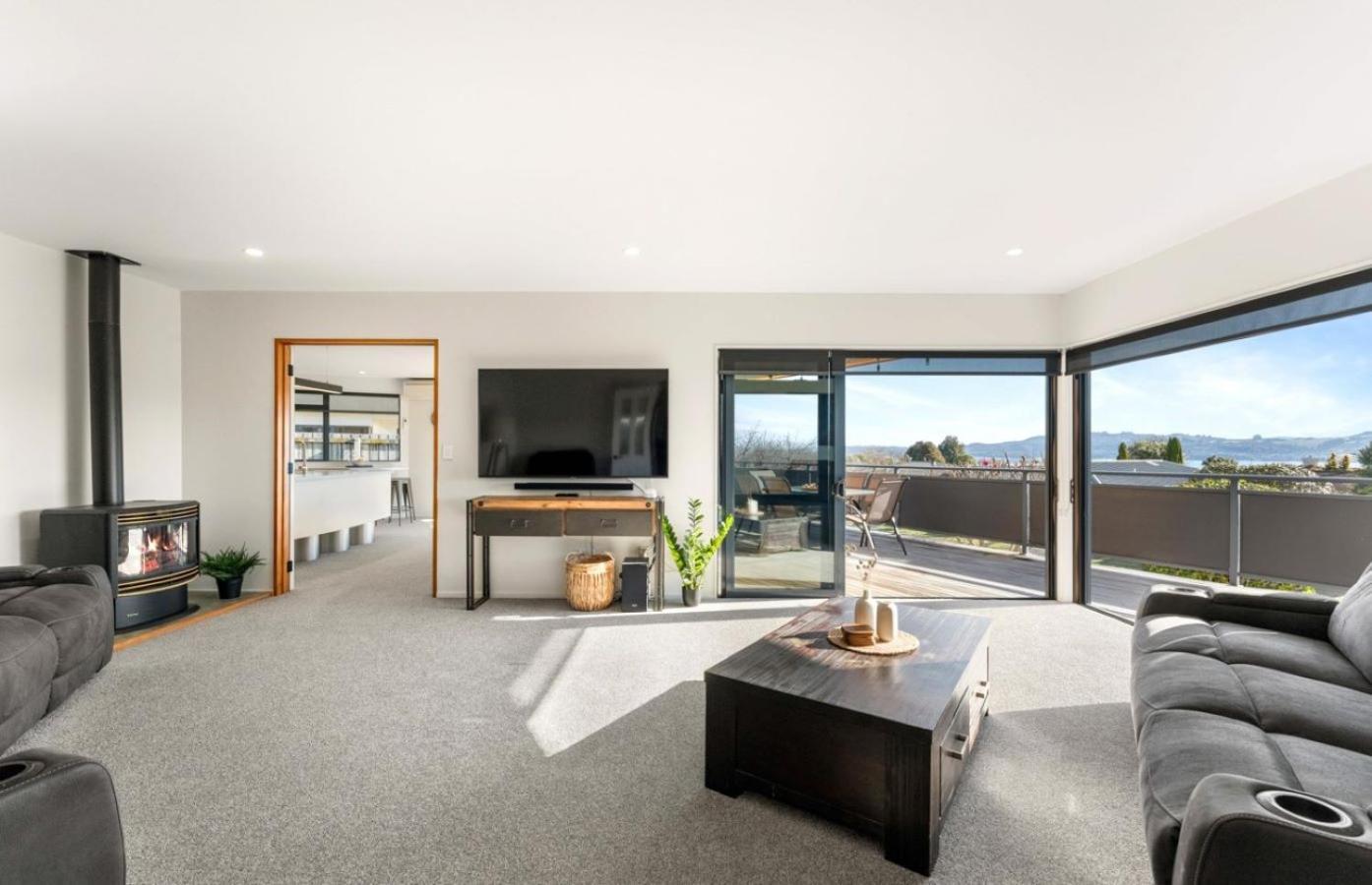 Lake Taupo Outlook - Table Tennis, Great Location Exterior photo